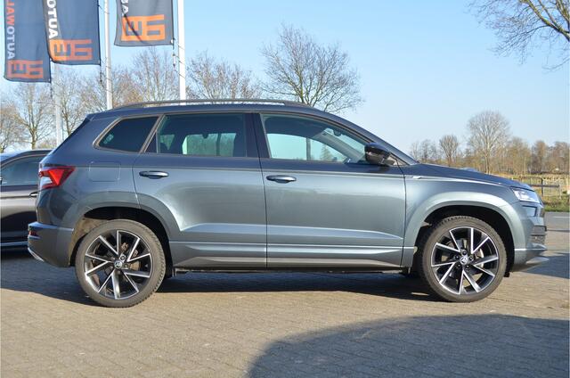 Skoda Karoq 1.5 TSI ACT Sportline Business Trekhaak wegklap | Virtual cockpit | CANTON | Keyless | Carplay | Stoelverwarming | LED koplampen | a.Camera