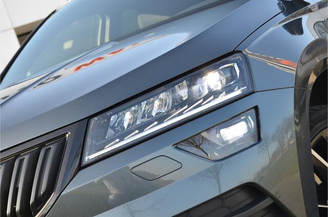 Skoda Karoq 1.5 TSI ACT Sportline Business Trekhaak wegklap | Virtual cockpit | CANTON | Keyless | Carplay | Stoelverwarming | LED koplampen | a.Camera