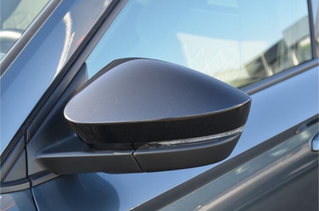 Skoda Karoq 1.5 TSI ACT Sportline Business Trekhaak wegklap | Virtual cockpit | CANTON | Keyless | Carplay | Stoelverwarming | LED koplampen | a.Camera