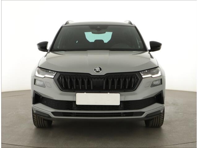 Skoda Karoq 1.5 TSI DSG Sportline | VERWACHT | Adapt. Cruise | DCC | Camera | Matrix LED