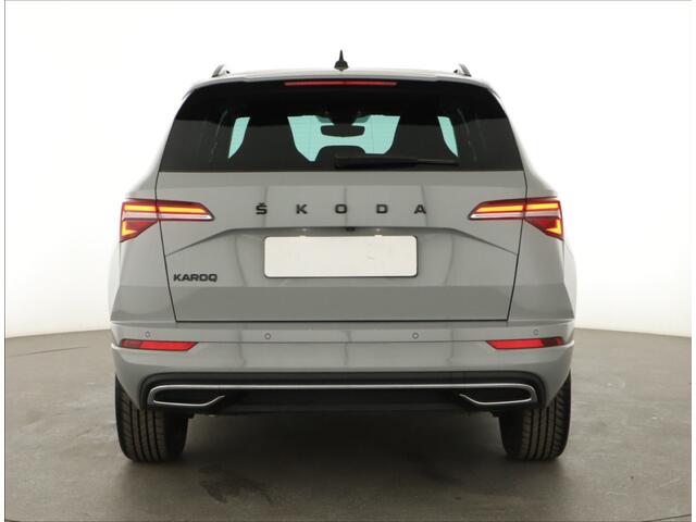 Skoda Karoq 1.5 TSI DSG Sportline | VERWACHT | Adapt. Cruise | DCC | Camera | Matrix LED