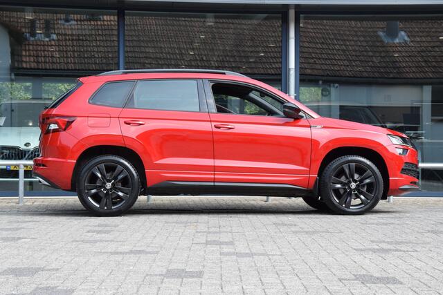 Skoda Karoq 1.5 TSI ACT Sportline Business DSG Automaat | incl. BOVAG Garantie | NL-Auto | Navigatie | Virtual Cockpit | Achteruitrijcamera | 18'' Velgen | Full LED | Carplay | DAB | Keyless Entry&GO |