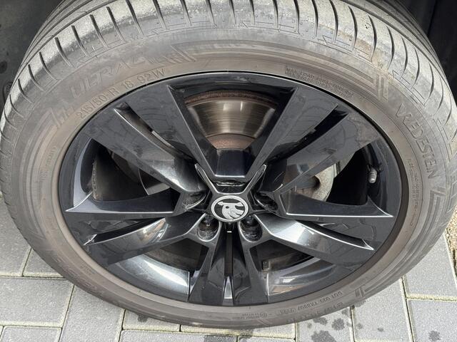 Skoda Karoq 1.5 TSI ACT Sportline,Navi,App,Trekh,Camera,Cruise