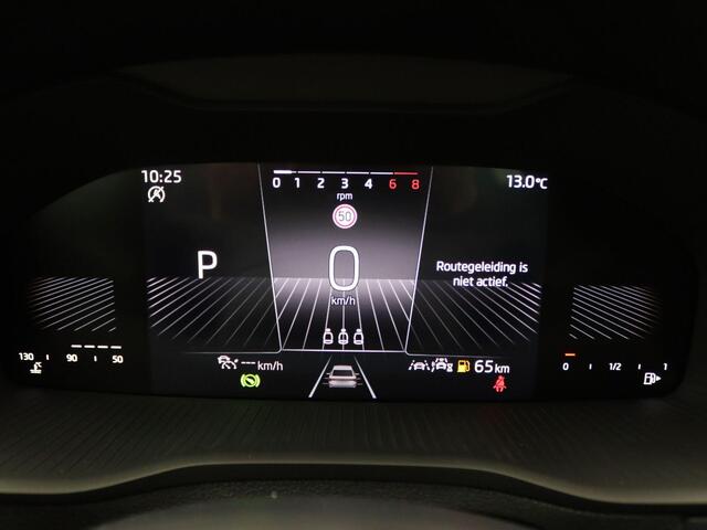 Skoda Karoq 1.5 TSI ACT Business Edition 150PK DSG full led, adaptive cruise, lane assist, elek. bedienbare achterklep, keyless, stuur-stoelverwarming, achteruitrijcamera, 18" lichtmetaal