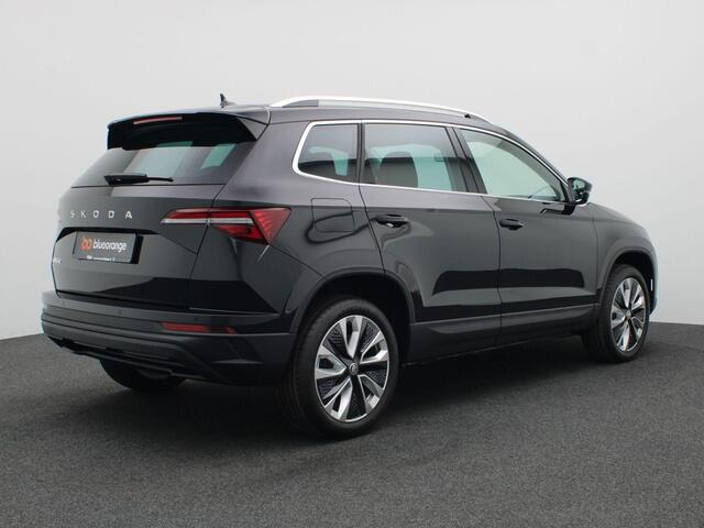 Skoda Karoq 1.5 TSI ACT Business Edition 150PK DSG full led, adaptive cruise, lane assist, elek. bedienbare achterklep, keyless, stuur-stoelverwarming, achteruitrijcamera, 18" lichtmetaal