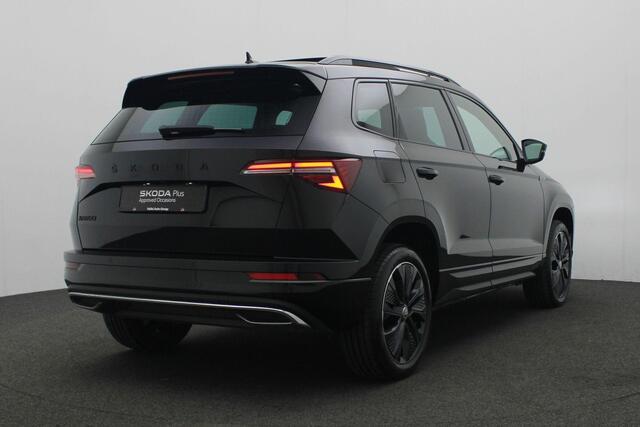 Skoda Karoq 1.5 TSI 150 pk DSG ACT Sportline Business | Panoramadak | Matrix LED | Stuur-/stoelverwarming | Achteruitrijcamera | Stoelverwarming