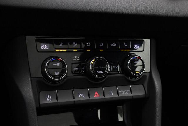 Skoda Karoq 1.5 TSI 150 pk DSG ACT Sportline Business | Panoramadak | Matrix LED | Stuur-/stoelverwarming | Achteruitrijcamera | Stoelverwarming