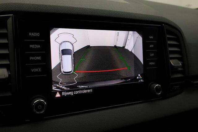 Skoda Karoq 1.5 TSI 150 pk DSG ACT Sportline Business | Panoramadak | Matrix LED | Stuur-/stoelverwarming | Achteruitrijcamera | Stoelverwarming