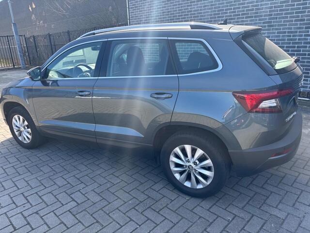 Skoda Karoq 1.0 TSI Ambition | Navigatie | Cruise Control | Climate Control | Achteruitrijcamera | DAB