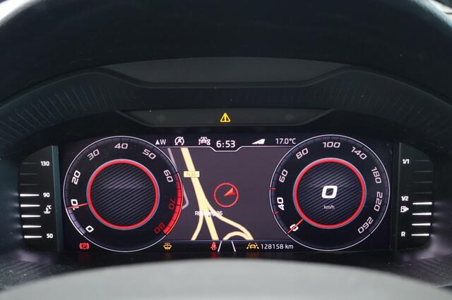 Skoda Karoq 1.5 TSI Sportline Business | Stoelverwarming | LED