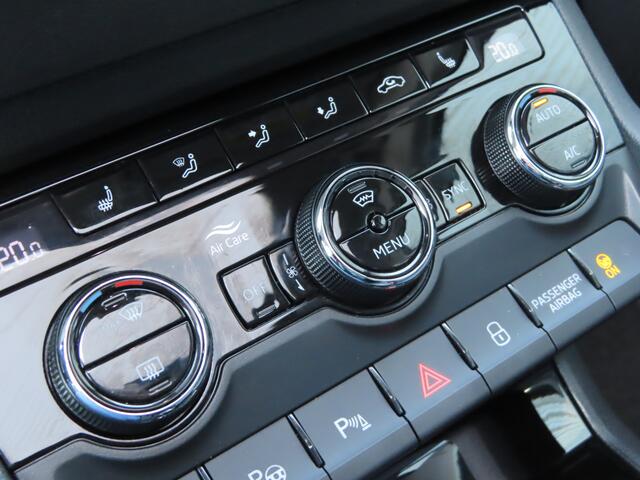 Skoda Karoq 1.5 TSI ACT Style DSG | pano dak | bestuurderstoel elektrisch + geheugen | voorruitverwarming | adaptive cruise | stoelverwarming | camera