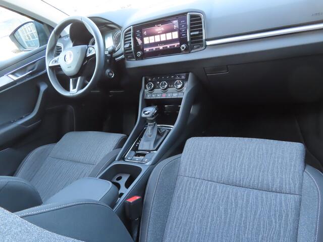 Skoda Karoq 1.5 TSI ACT Style DSG | pano dak | bestuurderstoel elektrisch + geheugen | voorruitverwarming | adaptive cruise | stoelverwarming | camera
