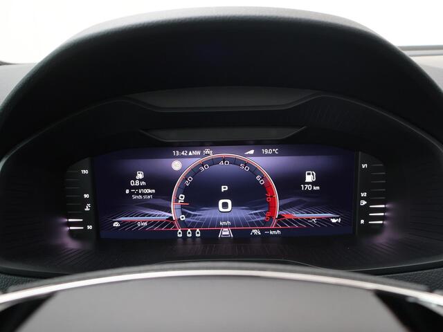 Skoda Karoq Sportline Business 1.5 TSI 150 pk DSG | Automaat | Trekhaak | Panoramadak | Elek. achterklep | Adaptieve cruise control |