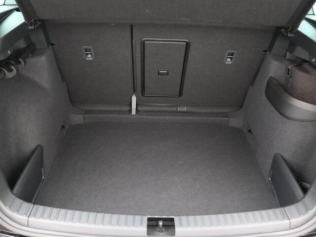 Skoda Karoq 1.5 TSI ACT Selection 110PS DSG [ADAPTIEVE CRUISE I CLIMA I CAME