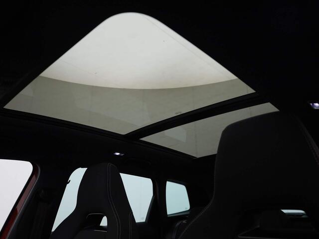 Skoda Karoq 1.5TSI/150PK Sportline DSG · Panoramadak · Navigatie · Camera+Parkeersensoren