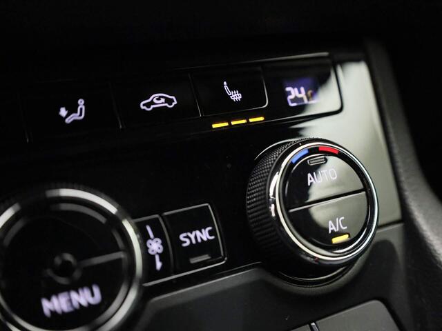 Skoda Karoq 1.5TSI/150PK Sportline DSG · Panoramadak · Navigatie · Camera+Parkeersensoren