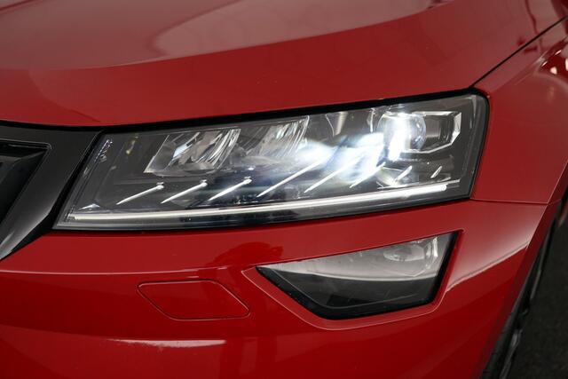 Skoda Karoq 1.5 TSI ACT Sportline Business | Pano | Elek. trekhaak