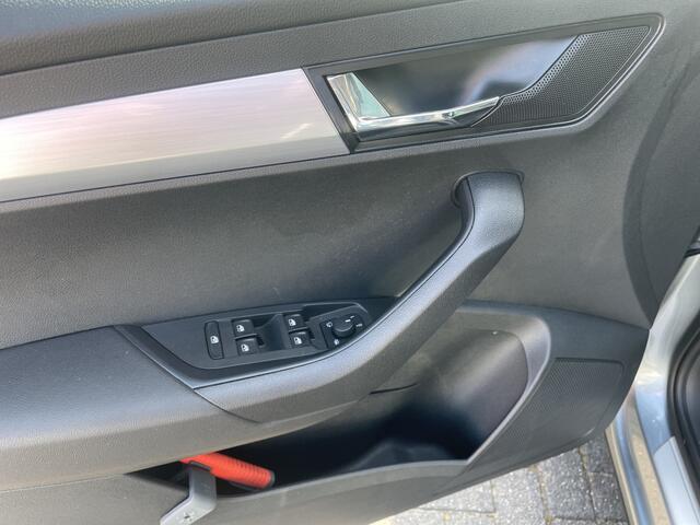 Skoda Karoq 1.0 TSI Clever Edition Apple carplay | Cruisecontrol