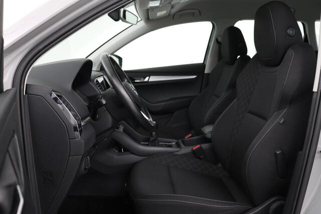 Skoda Karoq 1.0 TSI Ambition | Carplay | Navigatie | Climate control | Parkeerhulp | Cruise control | DAB | Bluetooth