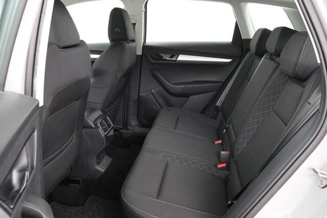 Skoda Karoq 1.0 TSI Ambition | Carplay | Navigatie | Climate control | Parkeerhulp | Cruise control | DAB | Bluetooth