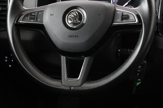 Skoda Karoq 1.0 TSI Ambition | Carplay | Navigatie | Climate control | Parkeerhulp | Cruise control | DAB | Bluetooth