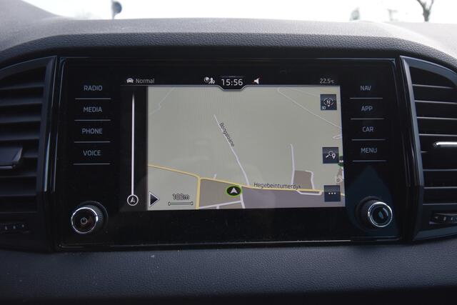 Skoda Karoq 1.5 TSI ACT Sportline Business , TREKHAAK , A UITRIJ CAM ,ST+STUUR VERW , NAVI , CLIMATR ,