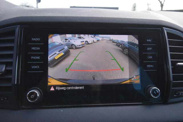 Skoda Karoq 1.5 TSI ACT Sportline Business , TREKHAAK , A UITRIJ CAM ,ST+STUUR VERW , NAVI , CLIMATR ,