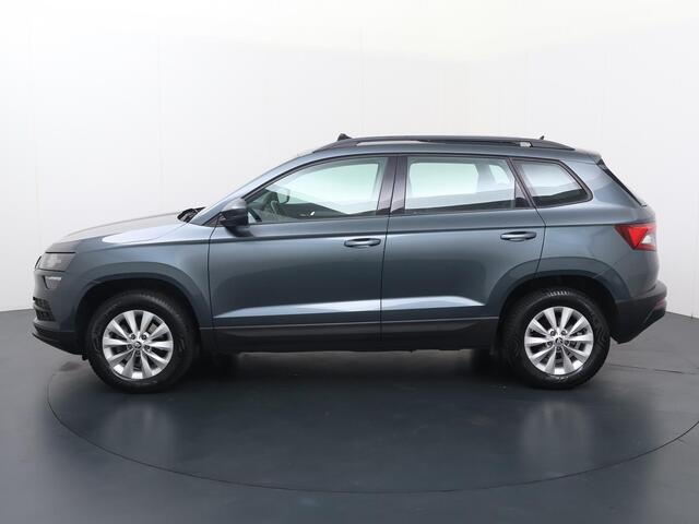 Skoda Karoq 1.0 TSI Style | Panorama dak | Multifunctioneel stuurwiel | Sfeerverlichting | Cruise control | spraakbediening | Inklapbare spiegels | Stoelverwarming | Automatische verlichting | Climate | Achteruitrijcamera | Parkeersensoren voor + achter | Dab+ | Blue