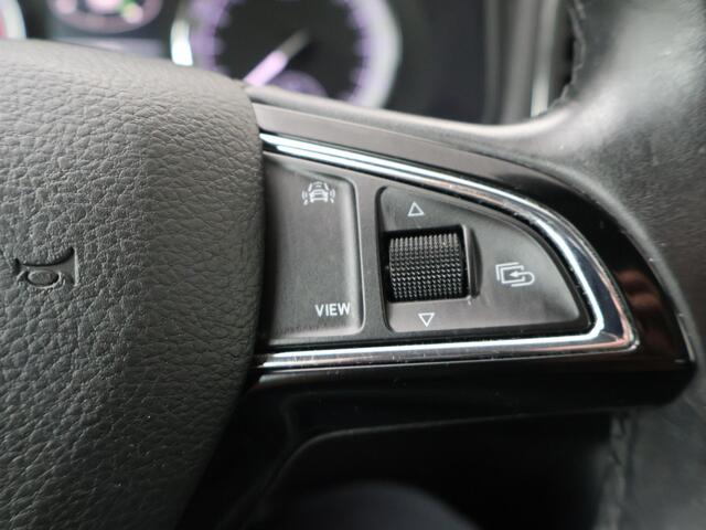 Skoda Karoq 1.0 TSI Style | Panorama dak | Multifunctioneel stuurwiel | Sfeerverlichting | Cruise control | spraakbediening | Inklapbare spiegels | Stoelverwarming | Automatische verlichting | Climate | Achteruitrijcamera | Parkeersensoren voor + achter | Dab+ | Blue