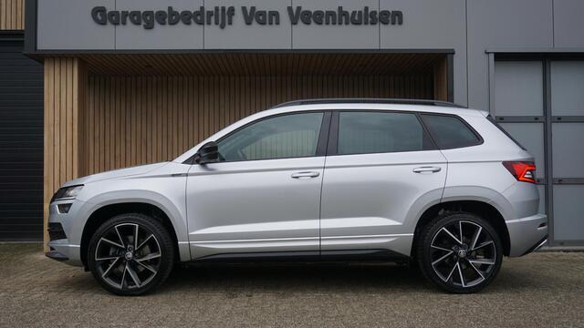 Skoda Karoq 1.5 TSI 150pk DSG Sportline Business Pano.Dak Trekhaak Canton *Black Pack* Virtual Cockpit 19inch LM *NL auto* 123780km!