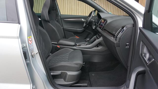 Skoda Karoq 1.5 TSI 150pk DSG Sportline Business Pano.Dak Trekhaak Canton *Black Pack* Virtual Cockpit 19inch LM *NL auto* 123780km!