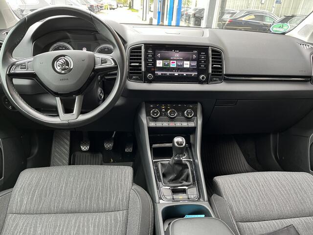 Skoda Karoq 1.0 TSI Style / TREKHAAK/ CAMERA/ PARK. SENSOREN/ CRUISE/ KEYLESS/ STOELVERWARM./ APP-CONNECT/ CLIMA/ DAB/ 18" LMV
