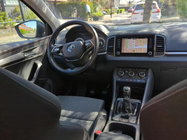 Skoda Karoq 1.0 TSI Business Edition Plus Camera / Navigaie / Parkeersensoren / 17"LMV / LED / Airco (Clima)