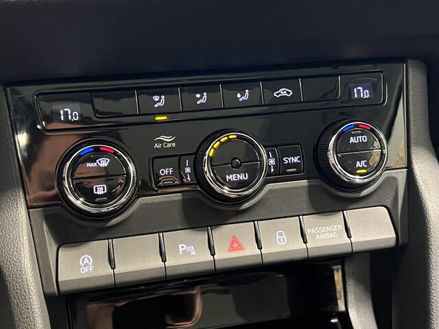 Skoda Karoq 1.5 TSI ACT Business Edition | Android/Apple Carplay | 18" LM Velgen | Elektrisch Glazen Panoramadak | Cruise Control Adaptief | PDC Voor en Achter |