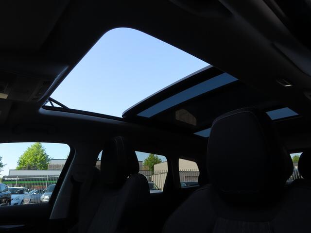 Skoda Karoq 1.5 TSI ACT Style | panoramisch schuifdak | trekhaak wegklapbaar | parkeersensoren voor + achter | stoelverwarming