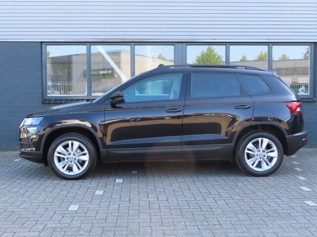 Skoda Karoq 1.5 TSI ACT Style | panoramisch schuifdak | trekhaak wegklapbaar | parkeersensoren voor + achter | stoelverwarming