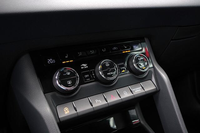 Skoda Karoq 1.5 TSI ACT 150 PK Automaat Sportline BNS, Trekhaak, Panoramadak, Camera, Adap. Cruise Control