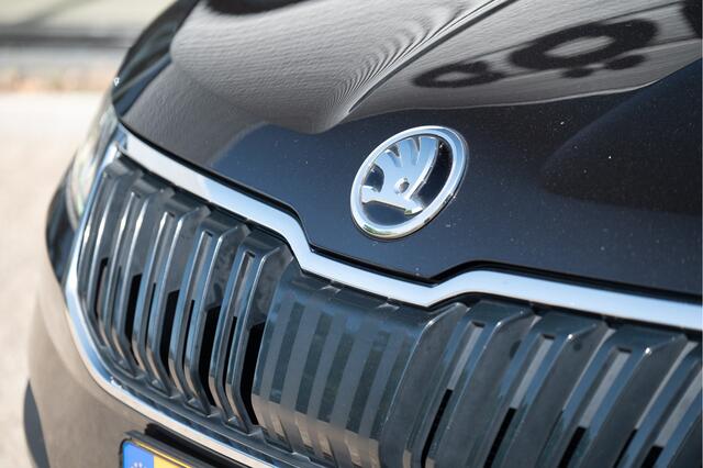 Skoda Karoq 1.5 TSI 150pk DSG Style | Navi | Apple CarPlay | Camera | Elek. Trekhaak | Adapt. Cruise | Stoelverw. V+A