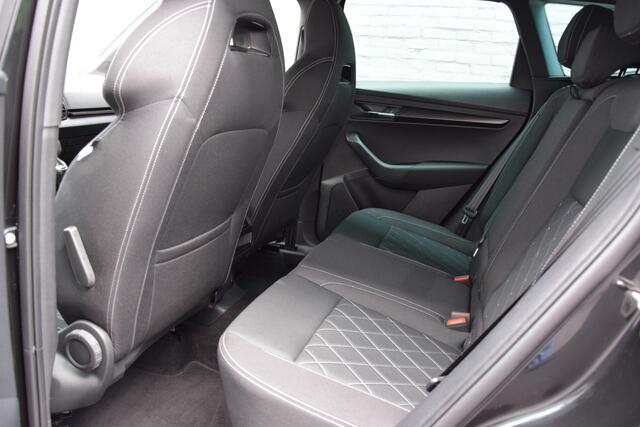Skoda Karoq 1.5 TSI 150PK ACT Sportline Business | BOVAG Garantie | Org. NL | Trekhaak | Vitrual Cockpit | Achteruitrijcamera | Stoel&Stuurverwarming | 19'' Velgen | Full LED |