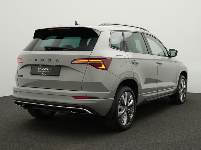 Skoda Karoq 1.5 TSI 150 pk DSG ACT Sportline Business | Trekhaak | Matrix LED | Stoel-/achterbankverwarming | Achteruitrijcamera