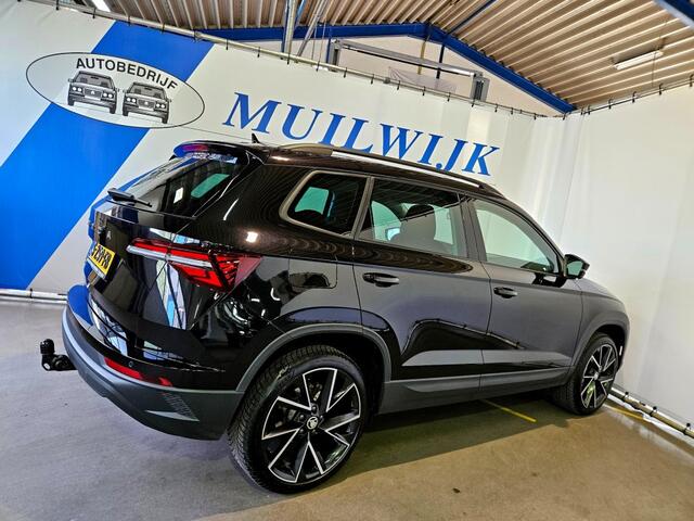 Skoda Karoq 1.5 TSI ACT Business Edition / Trekhaak / Panoramadak / NL Auto