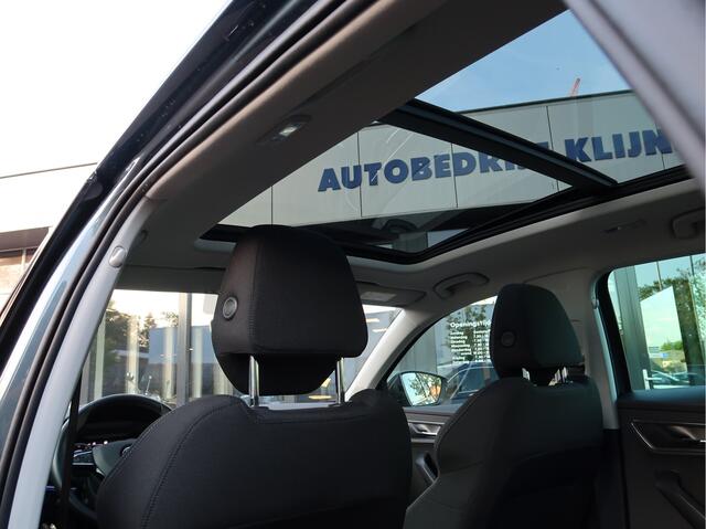 Skoda Karoq 1.5 TSI Style Business | Panoramadak | Trekhaak | Camera |