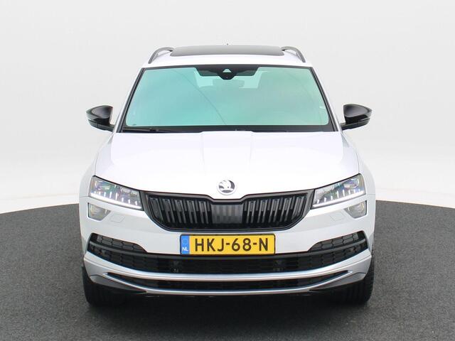 Skoda Karoq 1.5 TSi 150 Pk Automaat Sportline Business | Panoramadak | Trekhaak | Full LED | Camera | 19 Inch | Stoelverwarming | Adaptive Cruise | 42.278 Km!!
