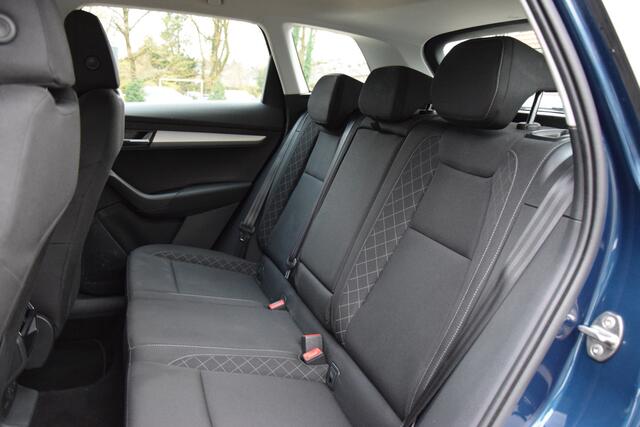 Skoda Karoq 1.5 TSI 150PK ACT Ambition Business DSG Automaat | Rijklaar incl. BOVAG Garantie | Trekhaak | NL-Auto | Cruise & Climate Control | Navigatie | PDC Voor&Achter | Apple Carplay/ Android Auto |