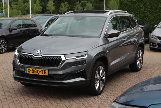 Skoda Karoq 1.5 TSI ACT Business Edition Plus / Trekhaak / Panoramadak / Navigatie / 17'' / Keyless / Virtual Cockpit / DAB / ACC / Full LED Koplampen
