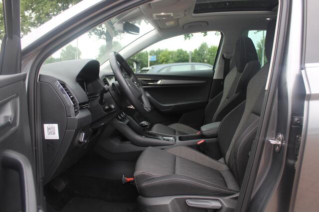 Skoda Karoq 1.5 TSI ACT Business Edition Plus / Trekhaak / Panoramadak / Navigatie / 17'' / Keyless / Virtual Cockpit / DAB / ACC / Full LED Koplampen