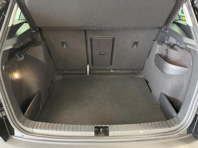 Skoda Karoq 1.0 TSI Style VOLLEDIGE ONDERHOUDSHISTORIE | CLIMATE | PARKEERSENSOREN V+A | APPLE CARPLAY/ANDROID AUTO