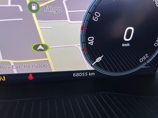 Skoda Karoq 1.5 TSI ACT Sportline Business / AUTOMAAT/ PANO/ STANDKACHEL/ PARK. SENSOREN/ STOELVERWARM./ DODE HOEK/ VIRTUAL COCKPIT/ LED/ KEYLESS/ ADAPT. CRUISE/ APP-CONNECT/ NAVI/ CLIMA/ DAB/ 19" LMV