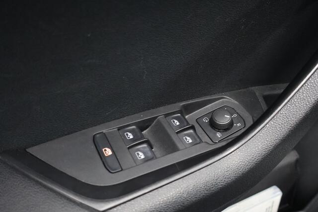 Skoda Karoq 1.0 TSI Style Business Automaat | Panoramadak | ACC | Apple Carp