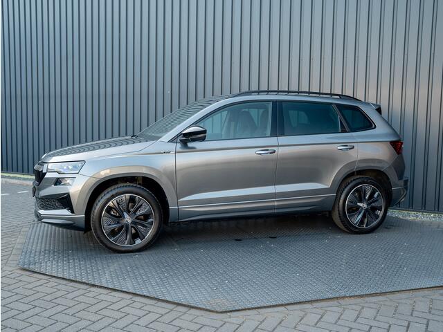 Skoda Karoq 1.5 TSI ACT Sportline Business | Trekhaak wegkl. | Camera | Adapt. Cr. | Prijs Rijklaar!!